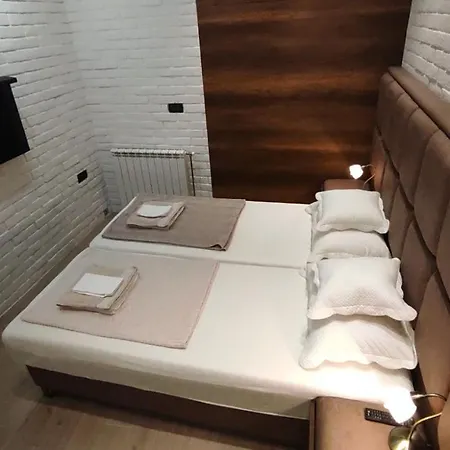 Sky Is The Limit * * 아파트 *